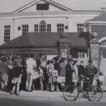 winchester-lido-old-queuing